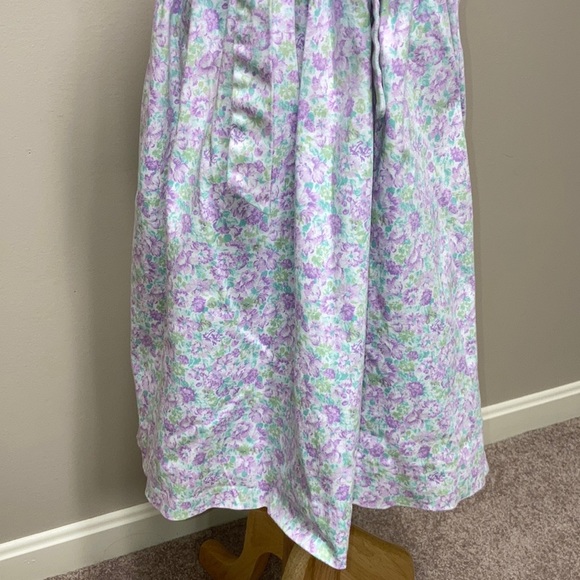 Hartstrings pleated front purple lavender floral sleeveless button back dress 4 - Picture 4 of 7
